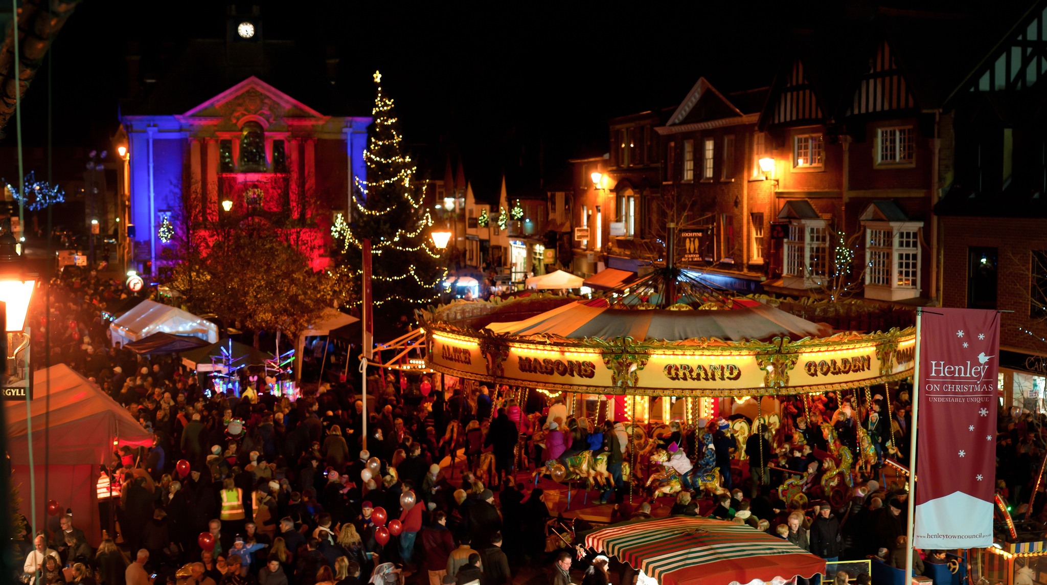 henley christms festival, henley christmas market, henley christmas lights switch on